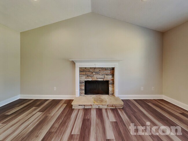 Building Photo - 564 Brewer Dr