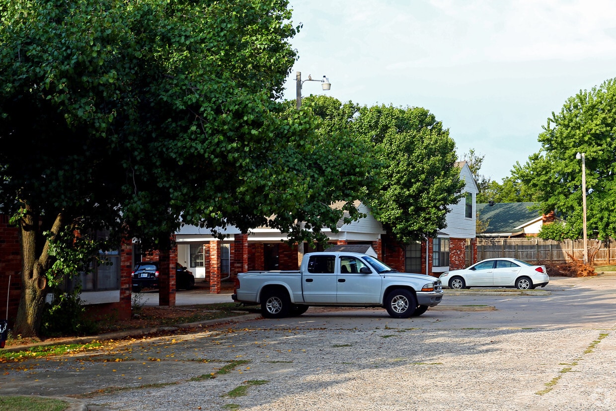 Building Photo - Valley Forge Townhomes