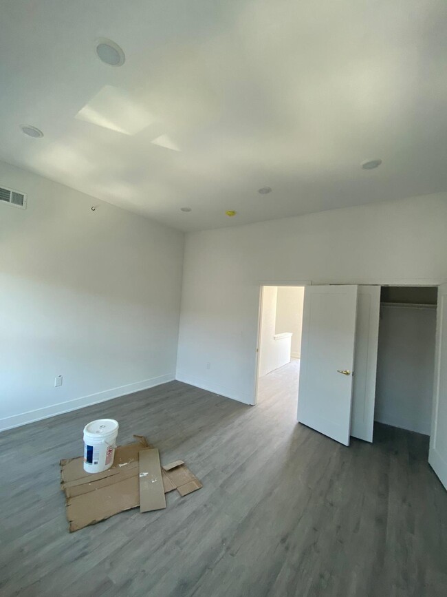 Building Photo - 2207 N Natrona St