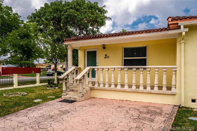 Foto del edificio - 6291 SW 10th St