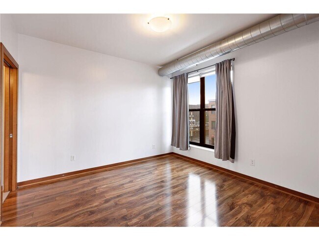 Building Photo - 15 E Franklin Ave