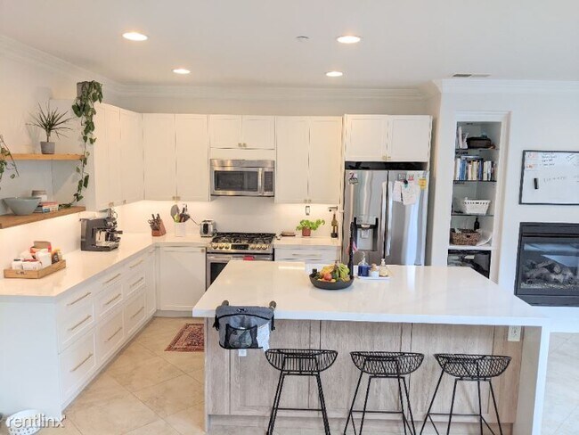 Building Photo - 3 br, 2.5 bath Condo - 2263 Flatiron Way