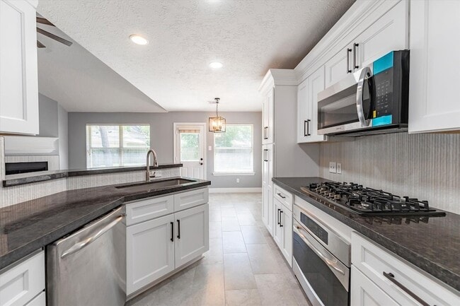 Building Photo - 3227 Candlepine Dr