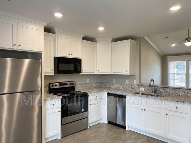Building Photo - 107 Magnolia Cr