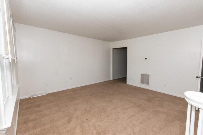 Building Photo - 331 Richlands Ave