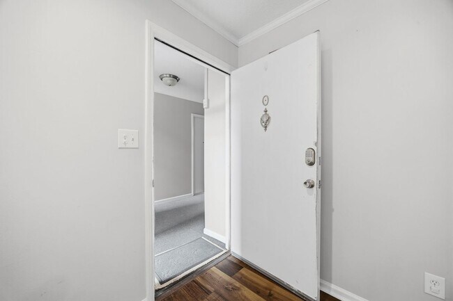 Foto del edificio - 4739 Hedgemore Dr