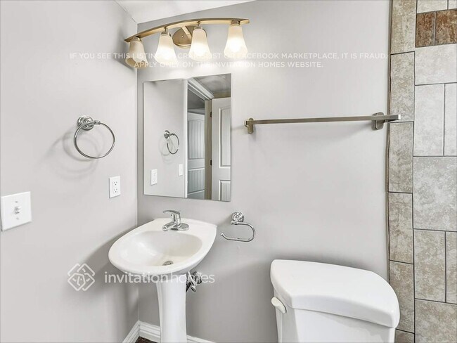 Building Photo - 6672 S Somerset Dr