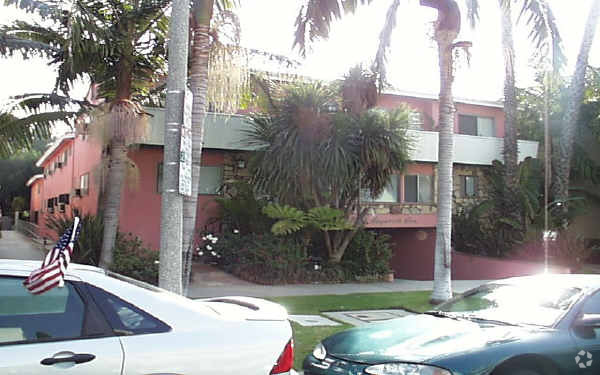 Primary Photo - Hayworth Terrace Apartments