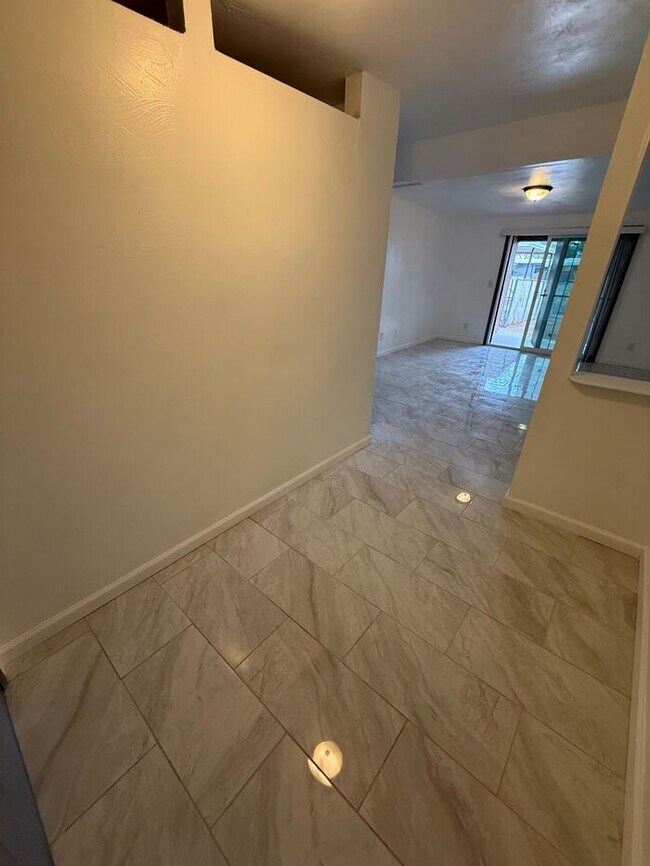 Foto del edificio - Townhome For Rent