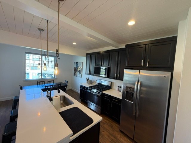 Building Photo - 1098 W Cattail Ct