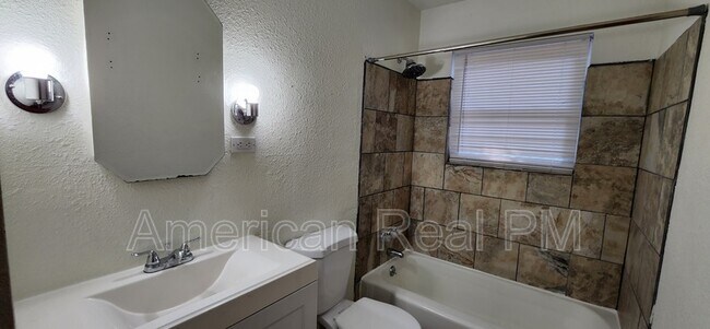 Building Photo - 10717 Alliance Dr