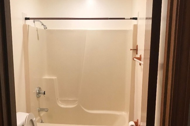 Bathroom - 2016 Redwood Dr