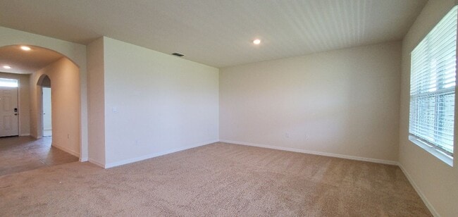 Building Photo - 3-Bedroom, 2.-Bathroom in Squires Grove/Winter Haven