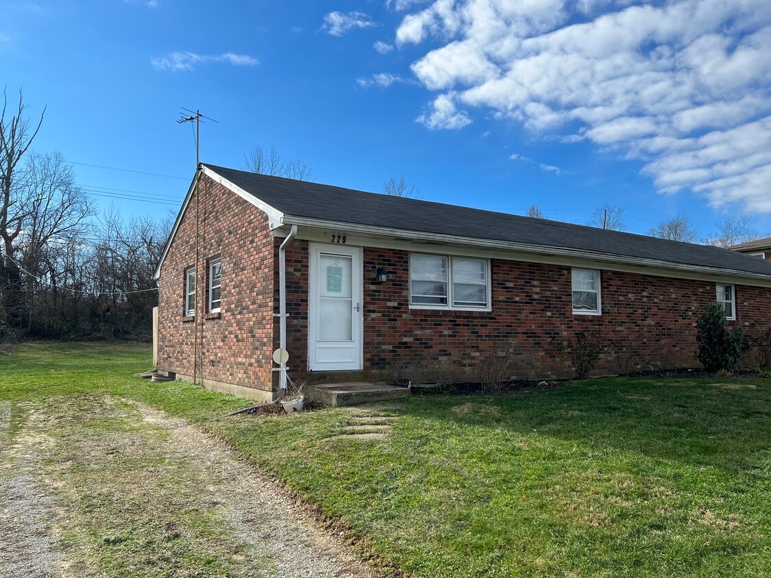 227 Stuart Ave, Shelbyville, KY 40065 Townhome Rentals in Shelbyville
