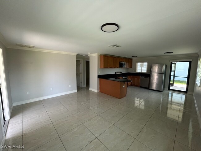 Foto del edificio - 682 108th Ave N