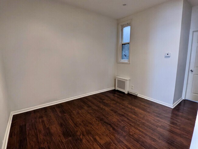 Foto del edificio - 276A Grant Ave