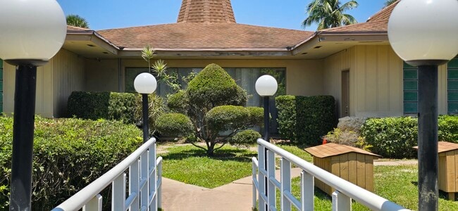 Building Photo - 5031 W Oakland Park Blvd