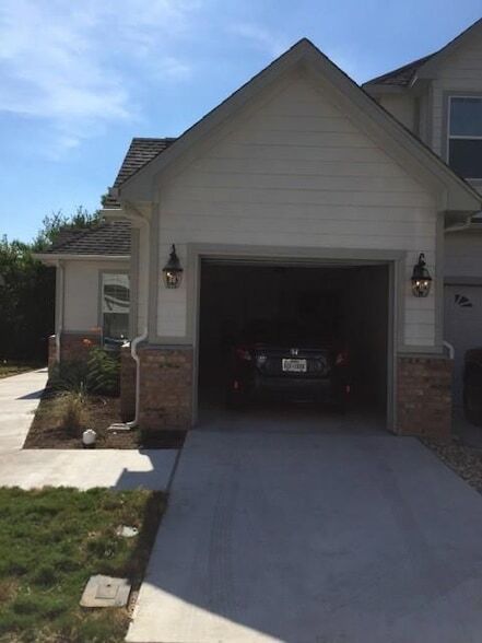Foto del edificio - 12200 Abbey Glen Ln