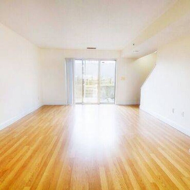 Foto del edificio - 3-Bed with AC & 1.5 Bath *Boston Landing * Top Floor * NOW-FEB