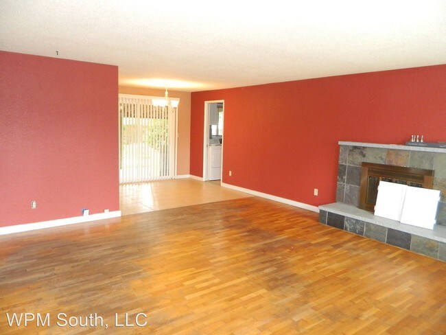 Building Photo - 2 br, 2 bath House - 13920 10th Ave E
