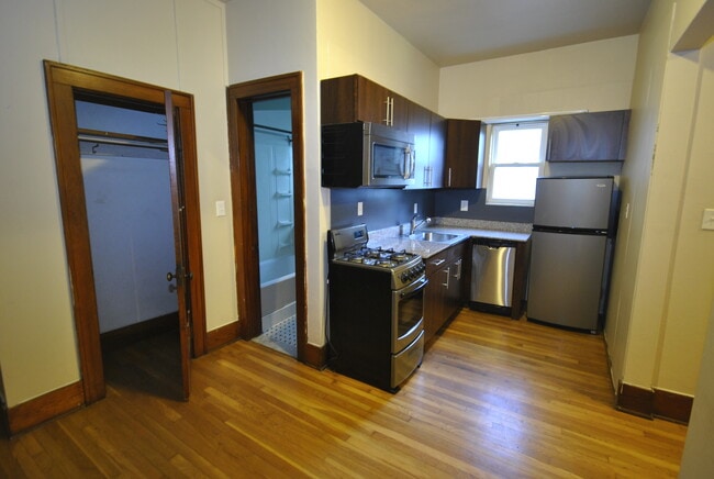 Renovated Studio - 414 Division