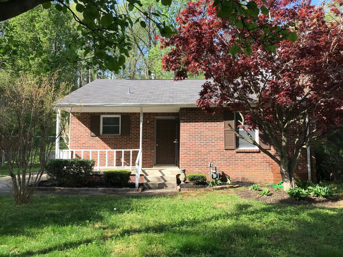 Front of Home - 3318 Lakeside Pl