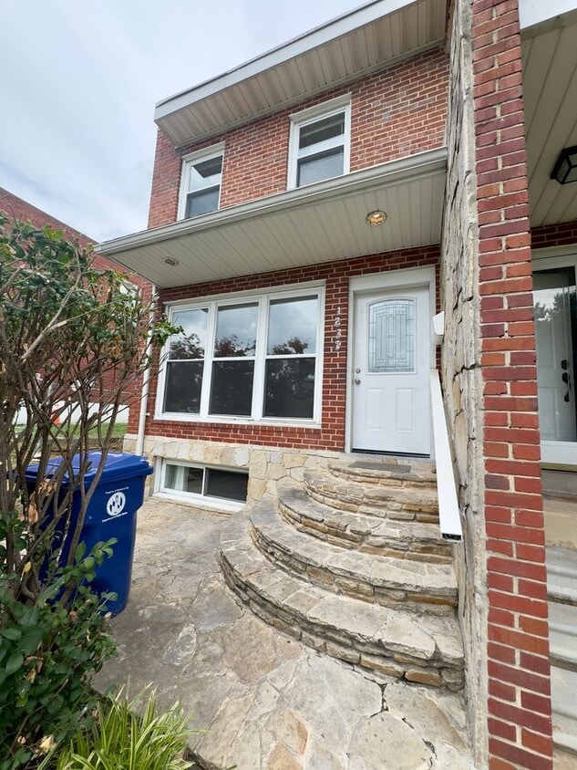 Primary Photo - Charming 3Bed/2Bath Apartment in Violetvil...