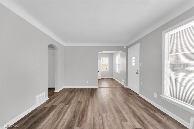 Foto del edificio - 876 E 209th St