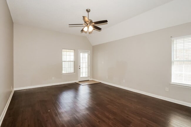 Building Photo - 9908 Tremont Dr