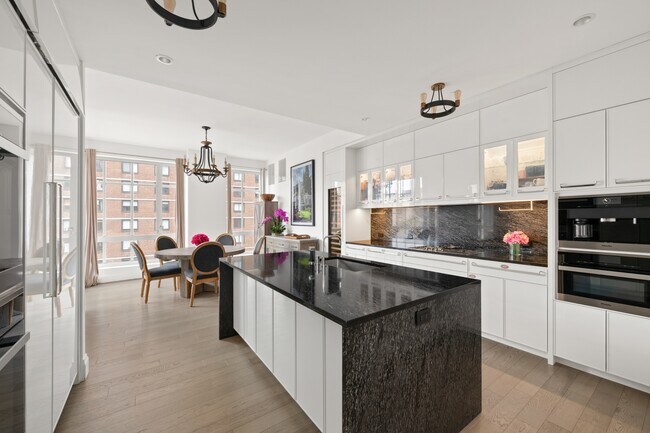 Foto del edificio - 200 E 95th St