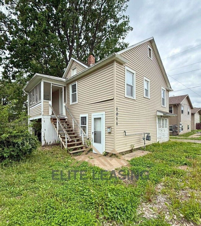 Building Photo - 1011 SW Douthitt Ave