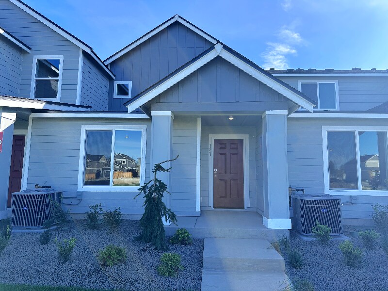 Primary Photo - 181 E Lupine Ln