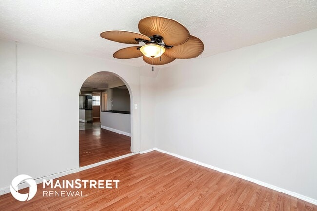 Building Photo - 8729 Sabal Way