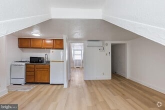Building Photo - 1225 Spruce St