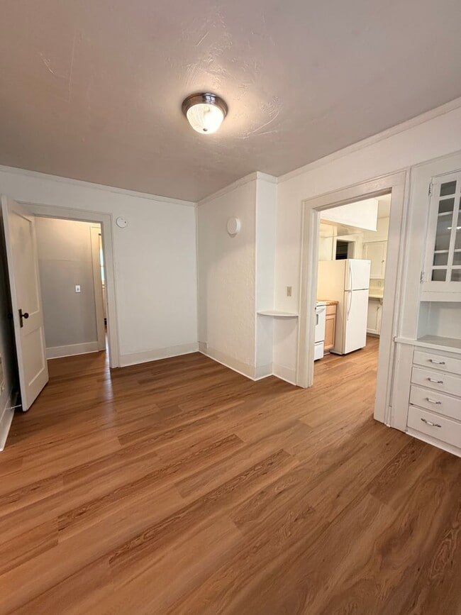 Building Photo - Corner lot 2-bedroom Bungalow