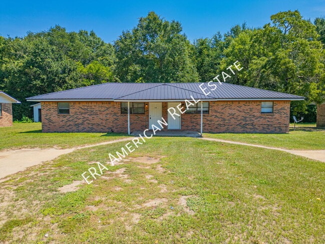 Building Photo - 128 Twin Trees Dr