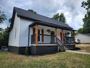 Building Photo - 1828 Maxton Ave