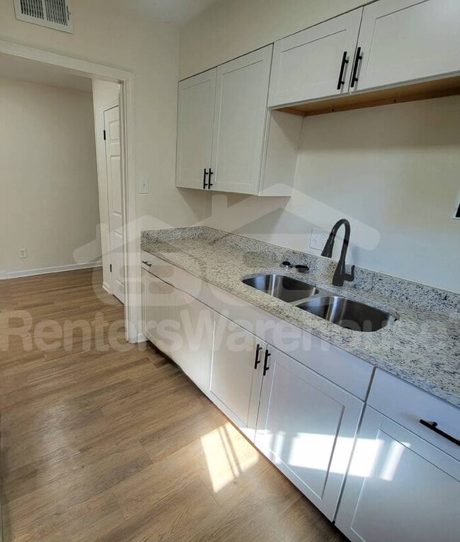 Building Photo - Must See Renovated Home