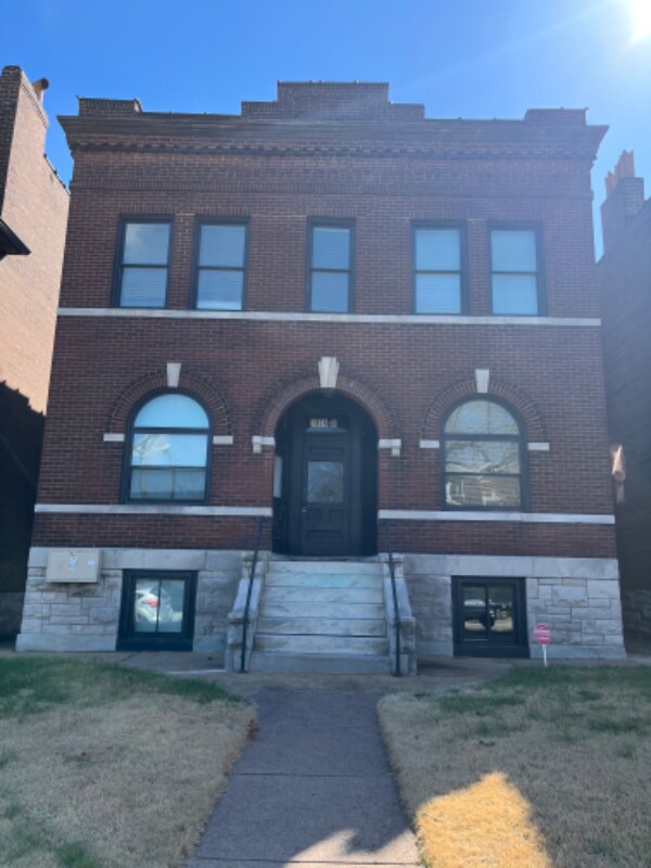 1806 Allen Ave, St. Louis, MO 63104 Apartment for Rent in St. Louis