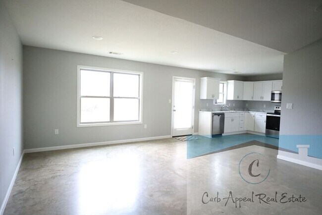 Building Photo - Beautiful new construction 3 bed / 2 bath home - Lake City