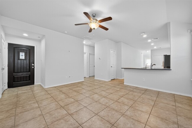 Foto del edificio - 23764 Via Maria Dr