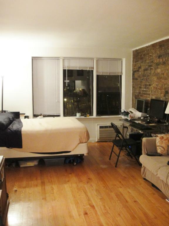 Primary Photo - 424 E 35th St