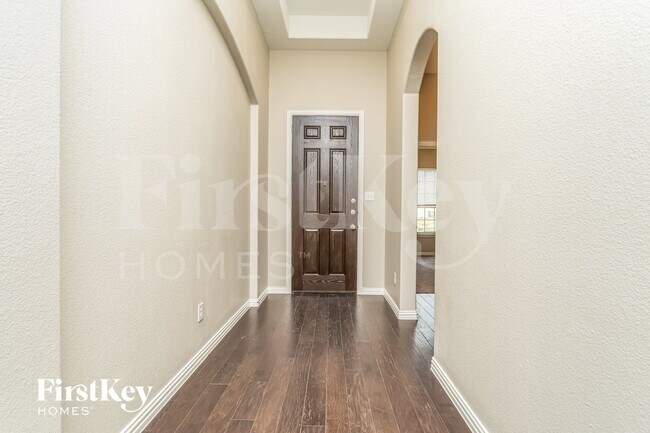Foto del edificio - 413 Pheasant Hill Ln