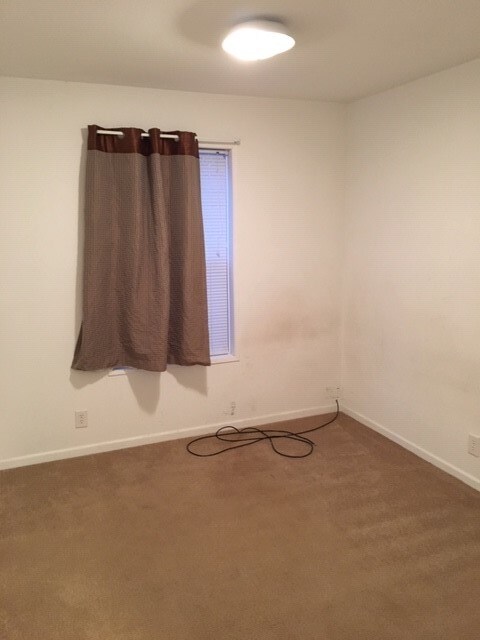 Building Photo - 306 2nd St N