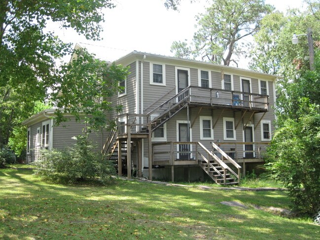 Building Photo - College Street Apartments