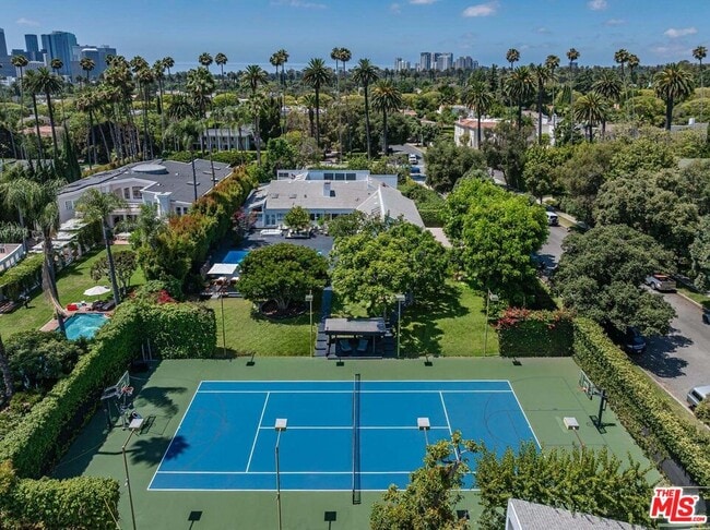 Foto del edificio - 624 N Beverly Dr