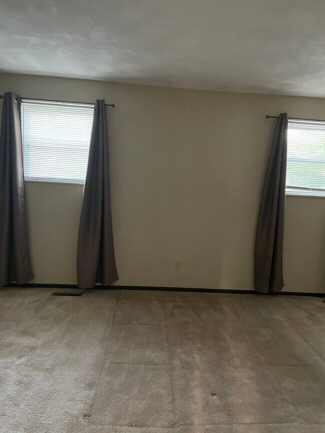 Building Photo - 511 Country Meadow Ln