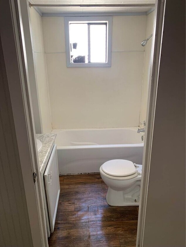 Foto principal - 411 W Logan St