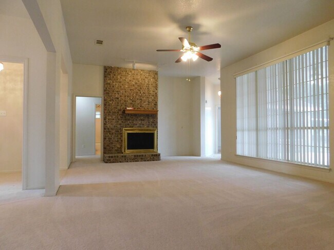 Building Photo - Available NOW!!!! Gorgeous 3 bedroom, 2 ba...