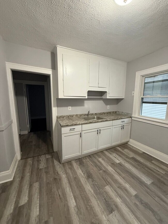 Foto del edificio - 18906 Ironwood Ave